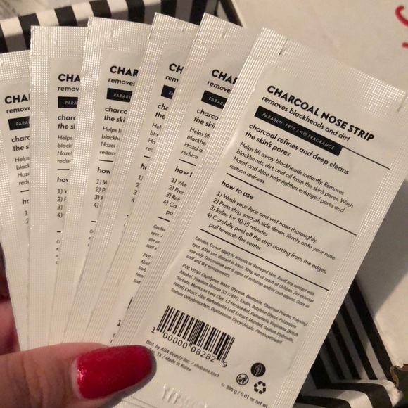 🆕Charcoal nose strips 🆕 - Picture 2 of 2